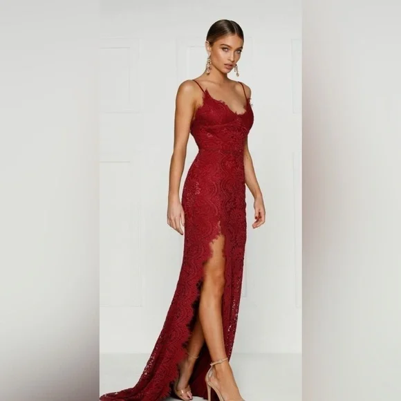 Alamour the Label Layali Dress in Red - Picture 2 of 10